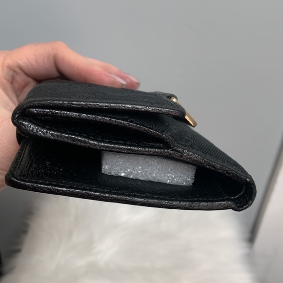 Authentic Gucci compact European style wallet - Picture 5 of 16